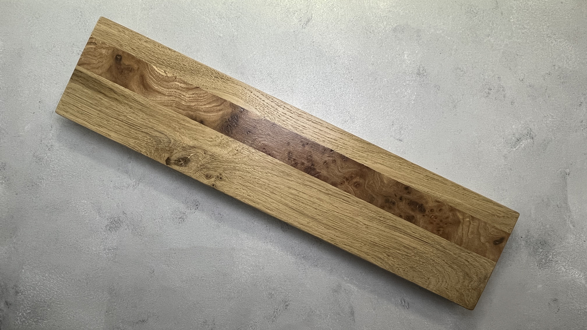 Porte-couteau aimanté moyen modèle loupe d'orme PBDesign artisanal