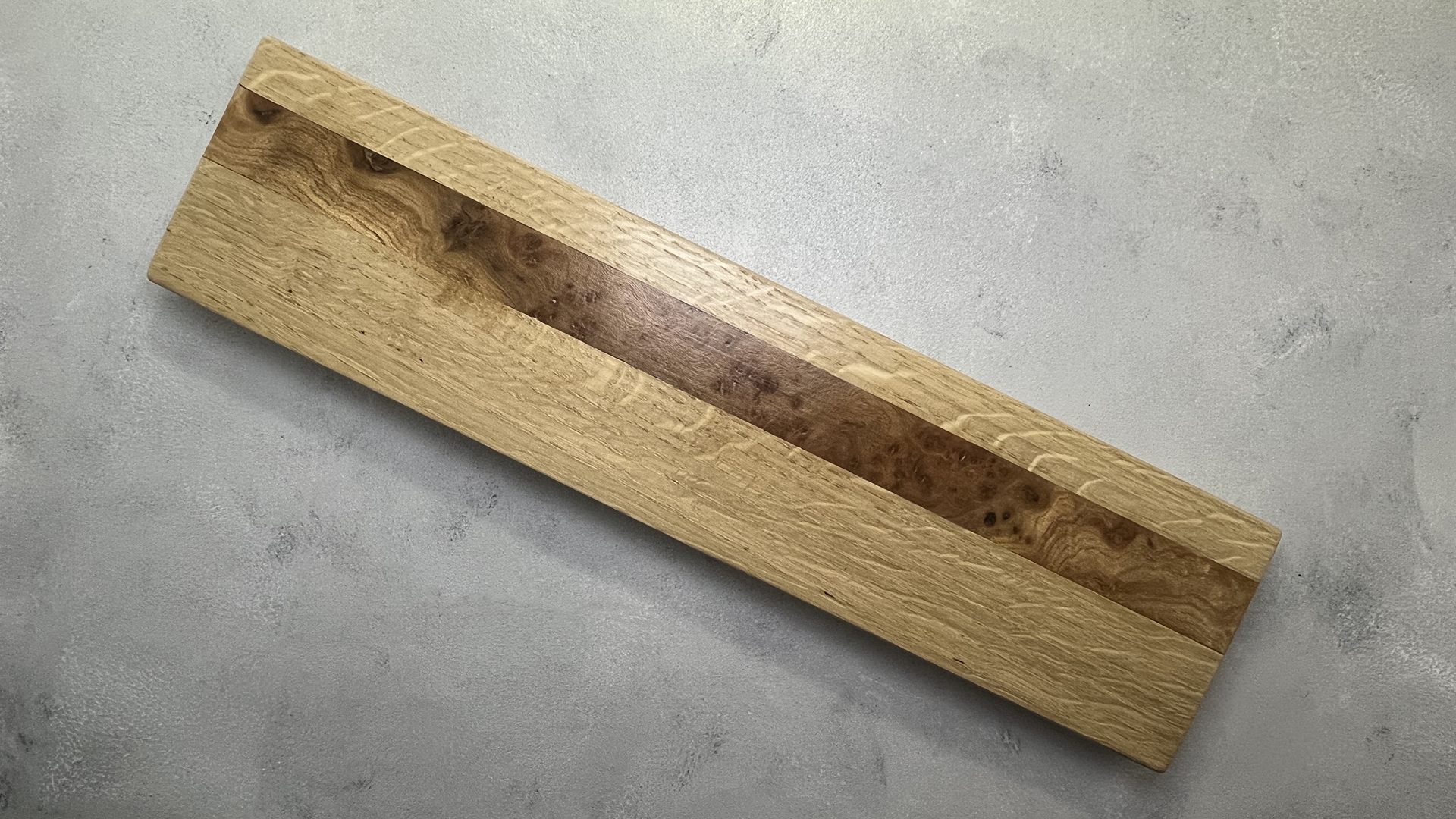 Porte-couteau aimanté chêne massif loupe d'orme PBDesign artisanal