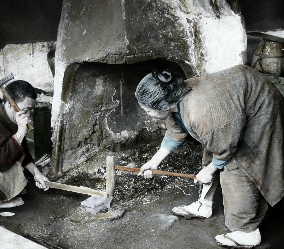 Forgeron japonais au travail
