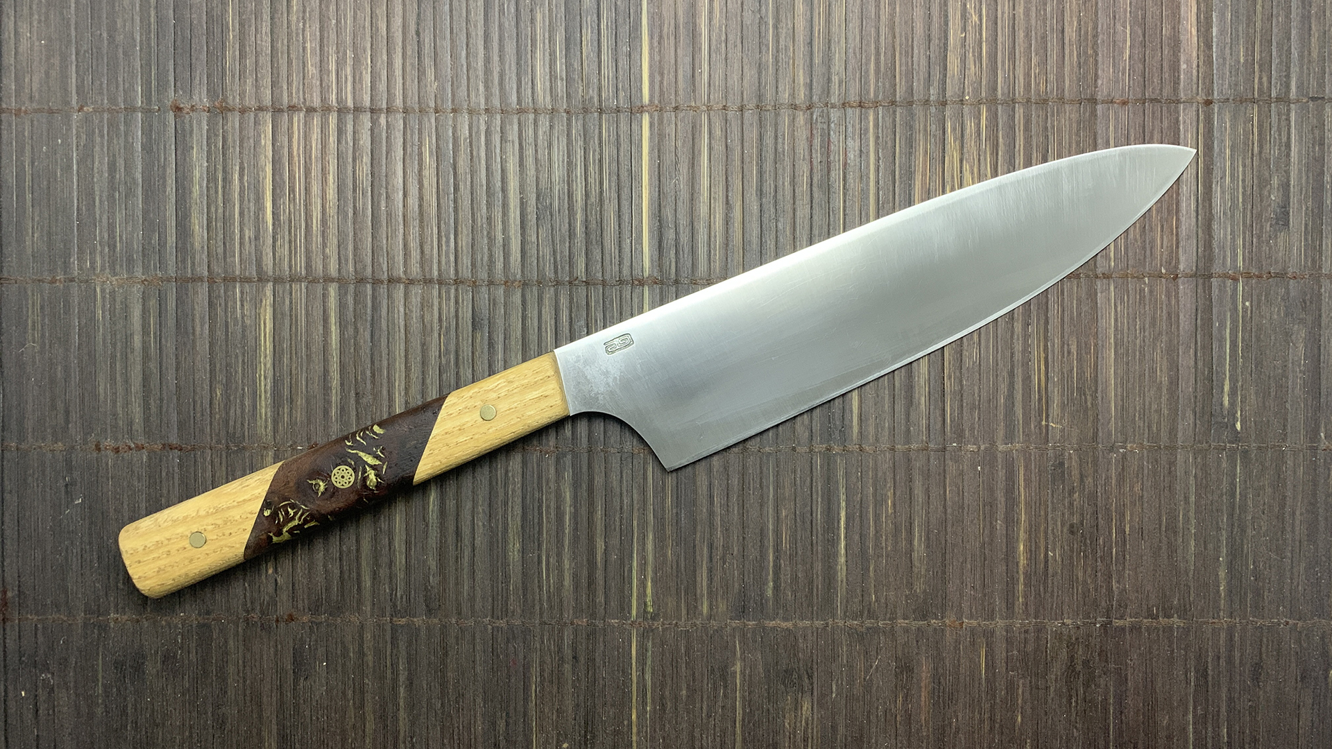 Couteau artisanal japonais Gyuto Hirazukuri Frêne et Loupe d'Orme